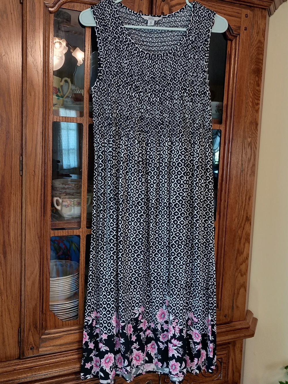croft & barrow Black and White Geometric Maxi with Pink Floral Border